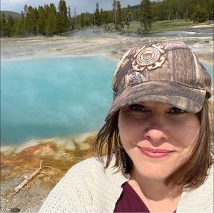 Meet your Posher, Melissa